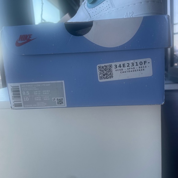 NWT Air Force One Puerto Rico - Includes Box and Limited Edition Domino Towel - Picture 5 of 5